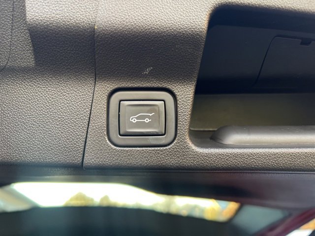 Used 2023 GMC Acadia SLT image 19