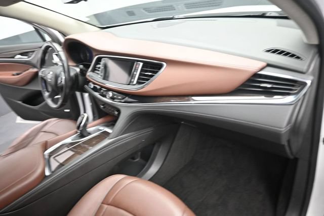 Used 2019 Buick Enclave Avenir w/ Avenir Technology Package AWD/4WD image 29