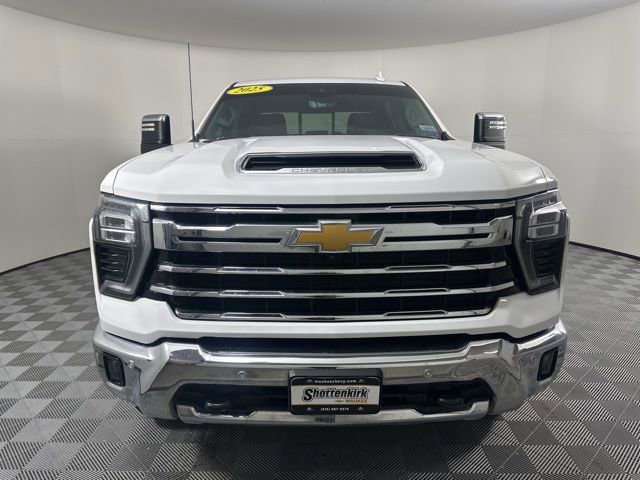 Used 2025 Chevrolet Silverado 2500 LTZ w/ LTZ Premium Package image 6