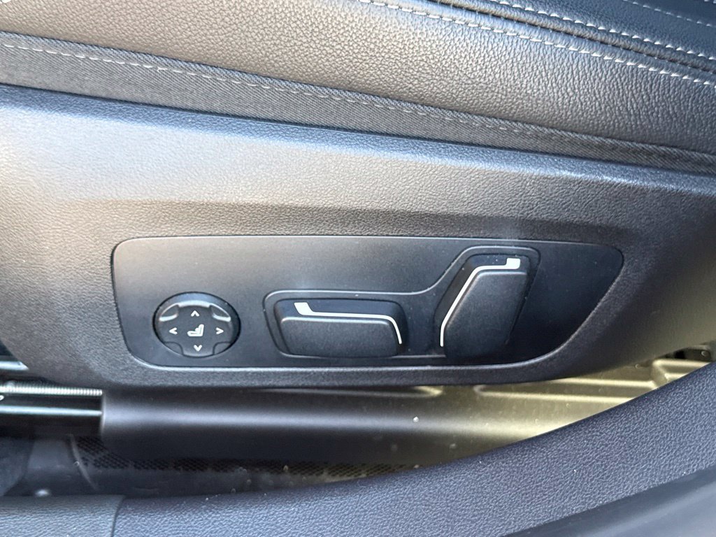 Used 2026 BMW 330i Sedan w/ Premium Package RWD image 22