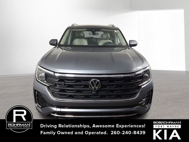 Used 2024 Volkswagen Atlas SEL Premium R-Line image 3