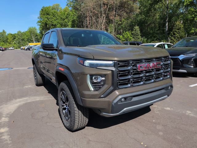 Used 2023 GMC Canyon AT4 w/ AT4 Premium Package AWD/4WD image 3