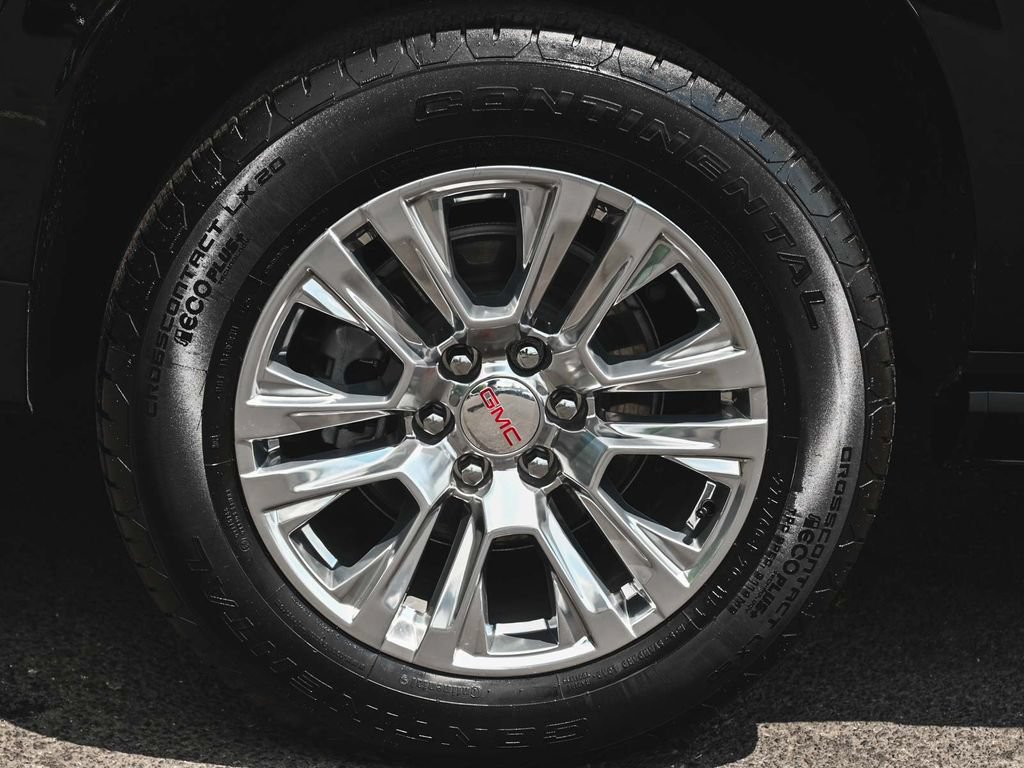 Used 2026 GMC Yukon XL Denali w/ Sun & Power Step Package AWD/4WD image 7
