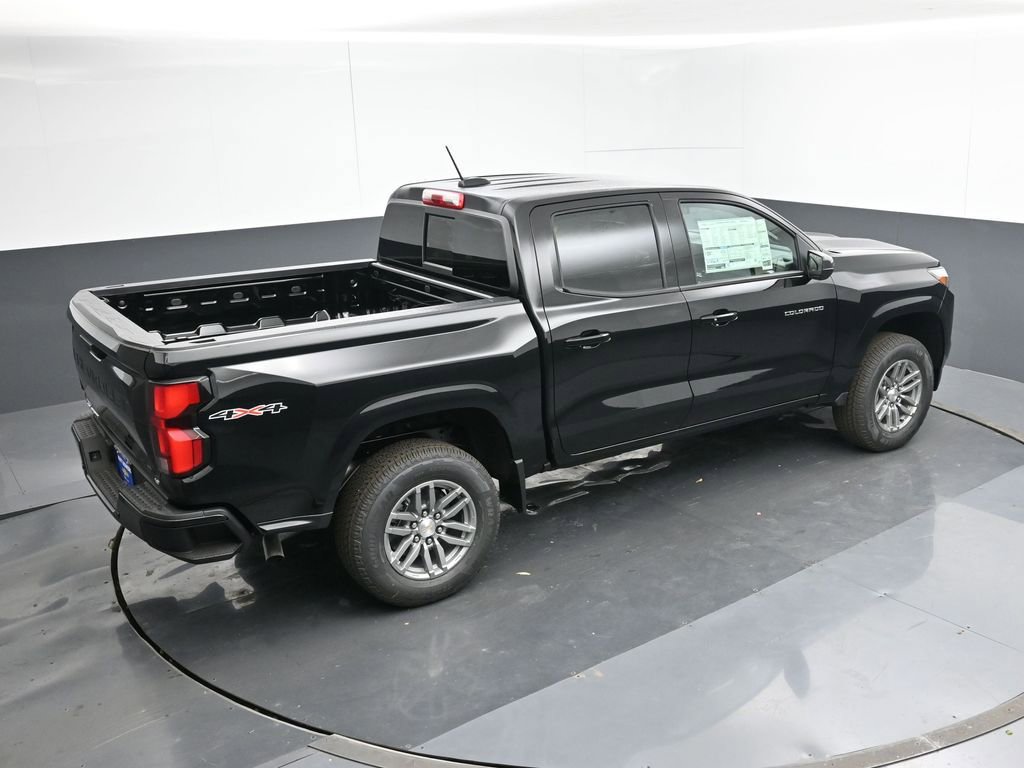 Used 2024 Chevrolet Colorado LT w/ LT Convenience Package III image 21