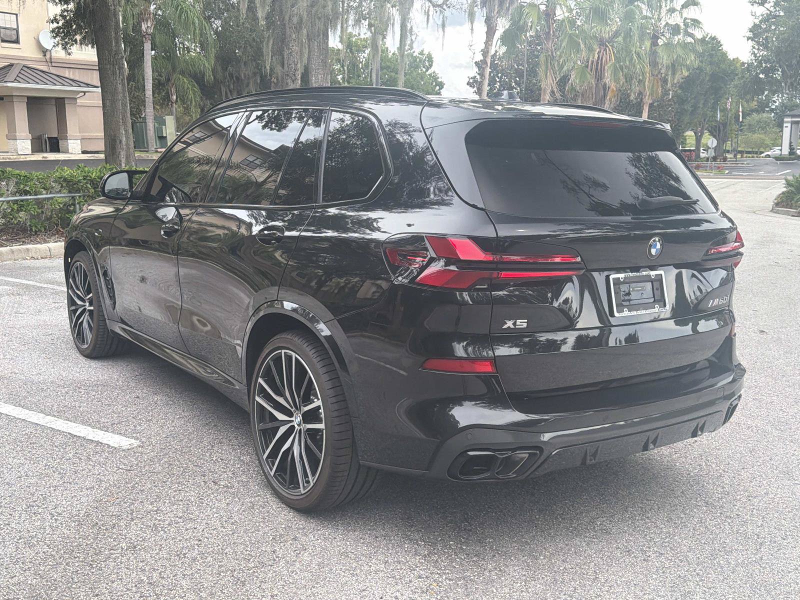 Used 2025 BMW X5 M60i w/ Climate Comfort Package AWD/4WD image 5