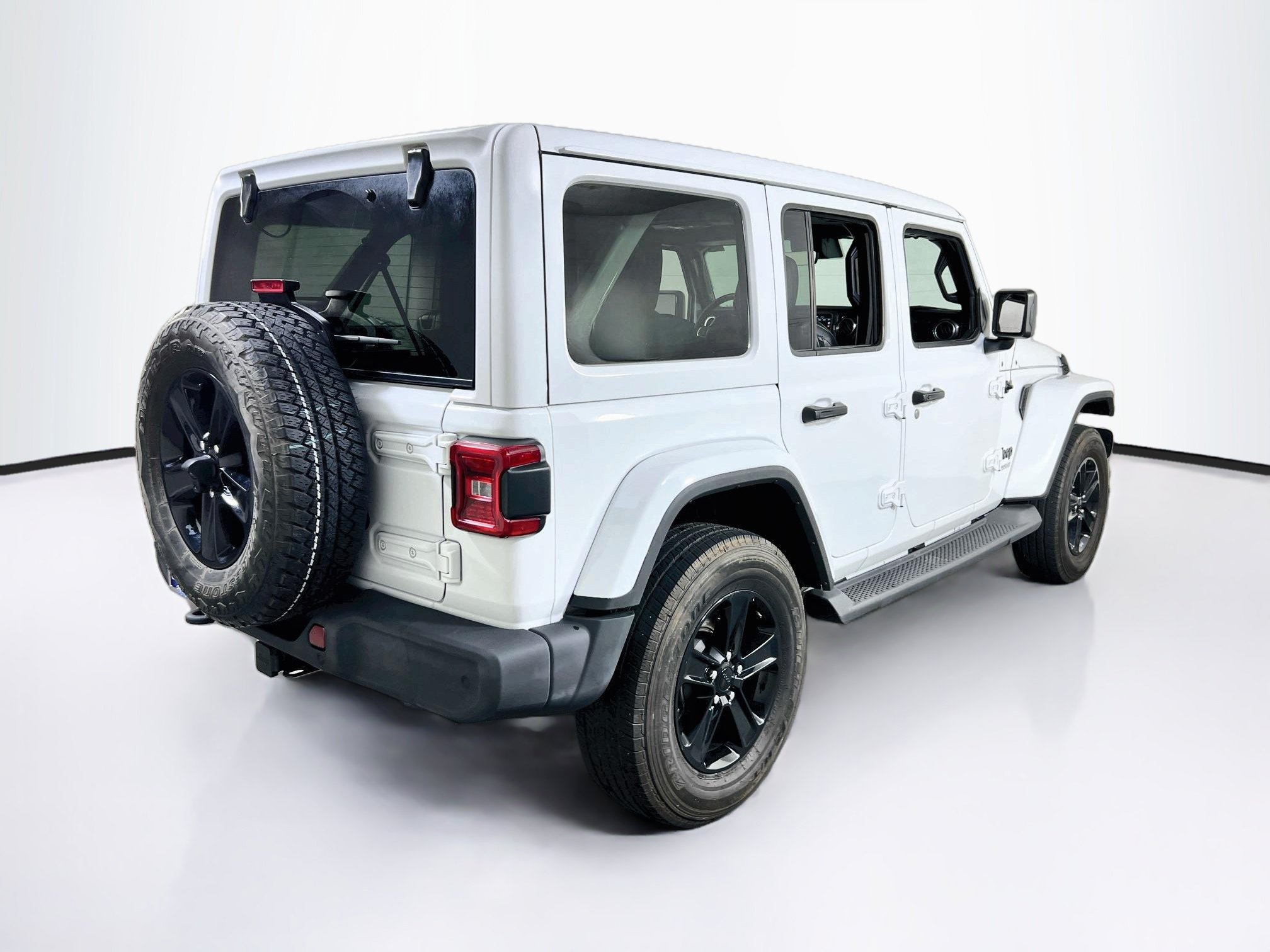 Used 2021 Jeep Wrangler Unlimited Sahara AWD/4WD image 5