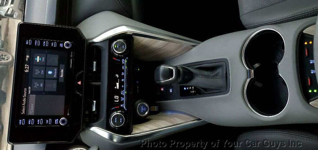 Used 2021 Toyota Venza XLE w/ Softex Package image 25
