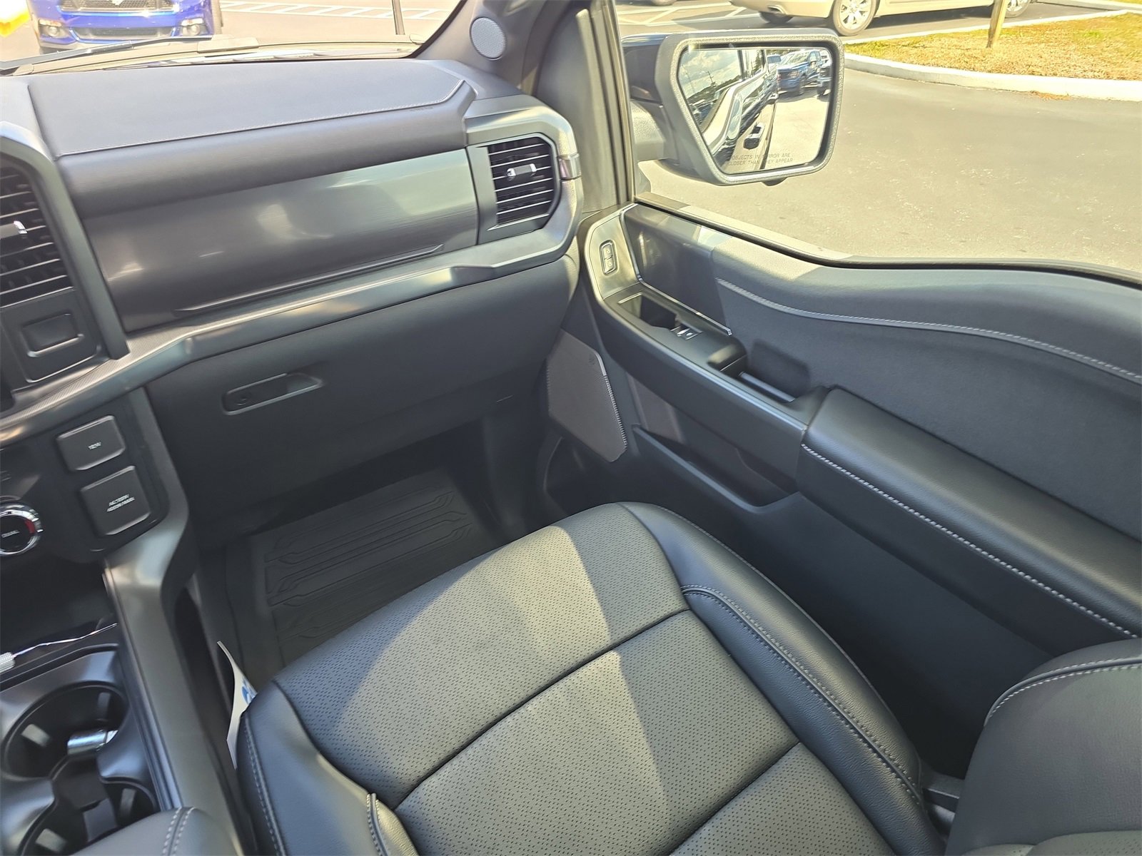 New 2025 Ford F150 Lariat w/ Equipment Group 501A Mid image 11