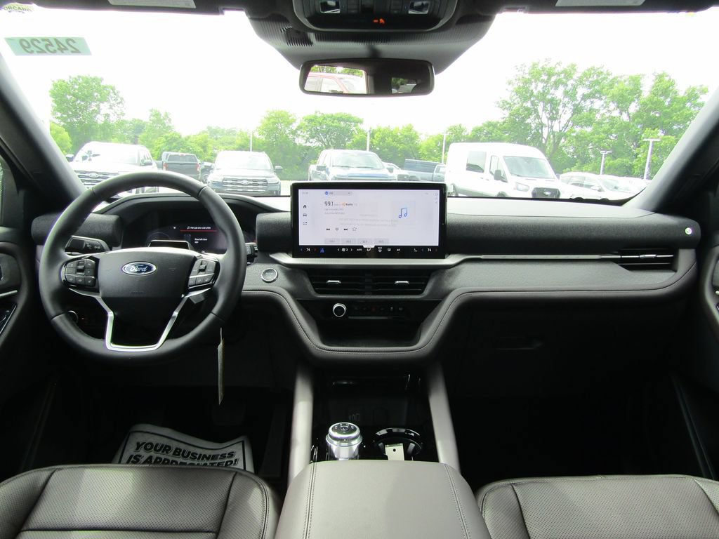 New 2026 Ford Explorer Platinum w/ LUX Leather Package AWD/4WD image 18