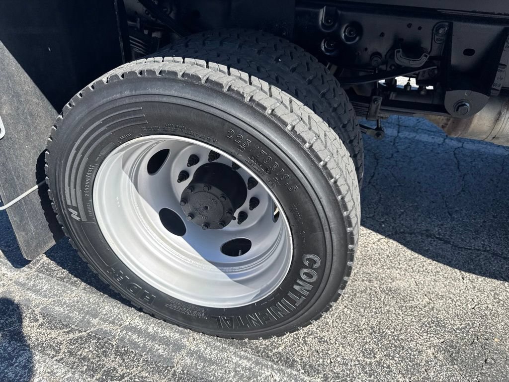 Used 2016 Ford F550 4x4 Regular Cab Super Duty image 19