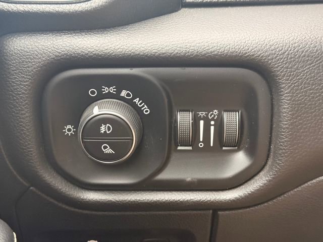 Used 2025 RAM 1500 Laramie image 26