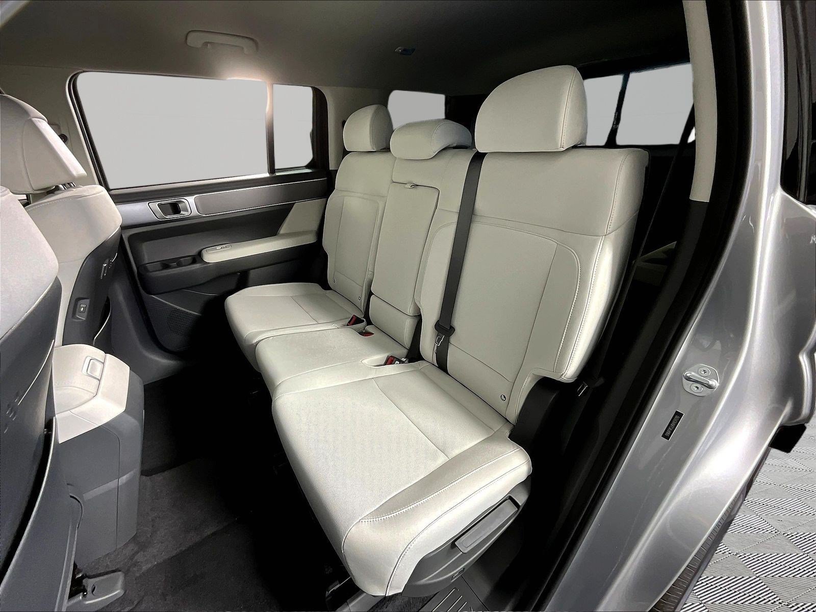 New 2027 Hyundai Santa Fe SE FWD image 17