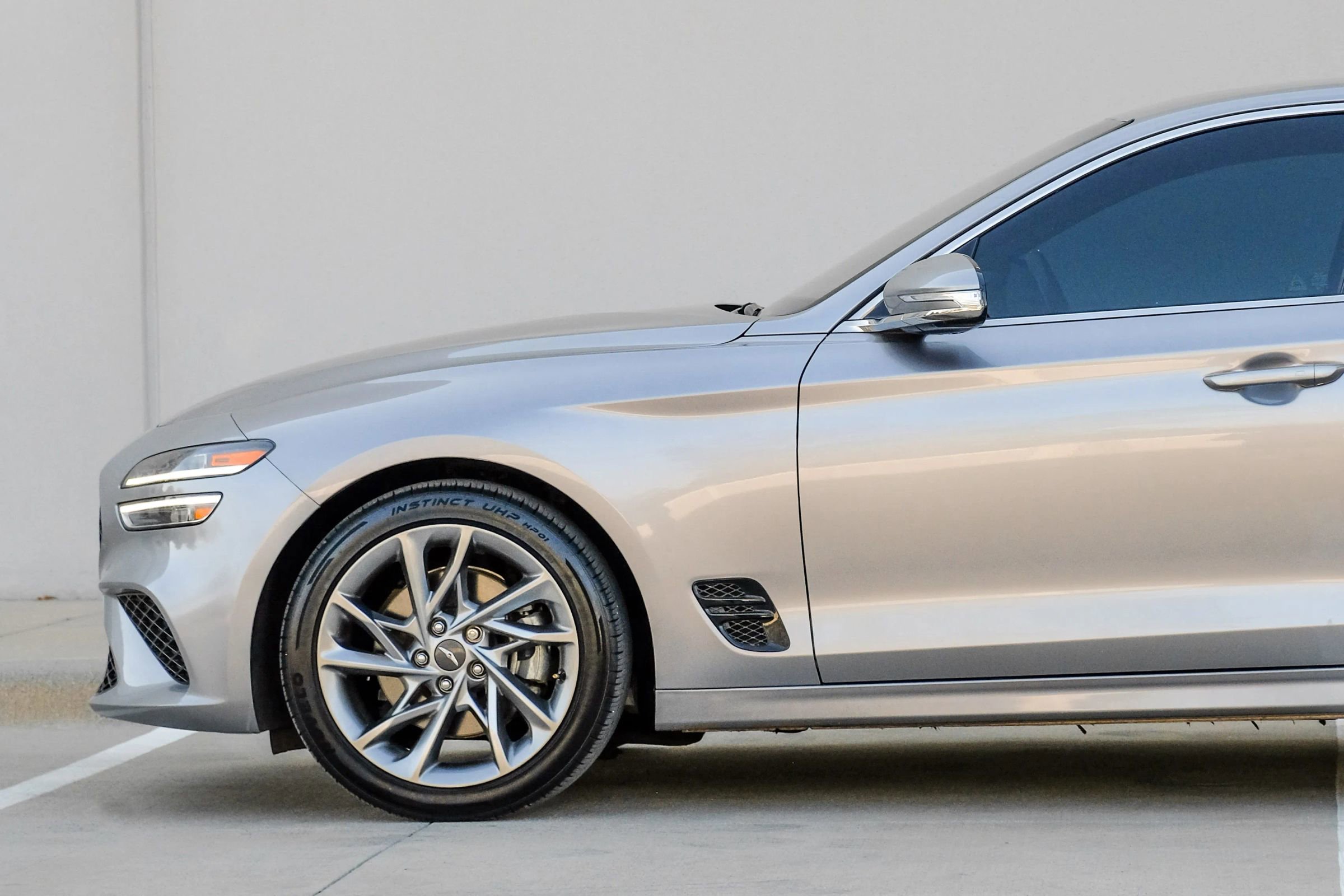 Used 2022 Genesis G70 2.0T image 11