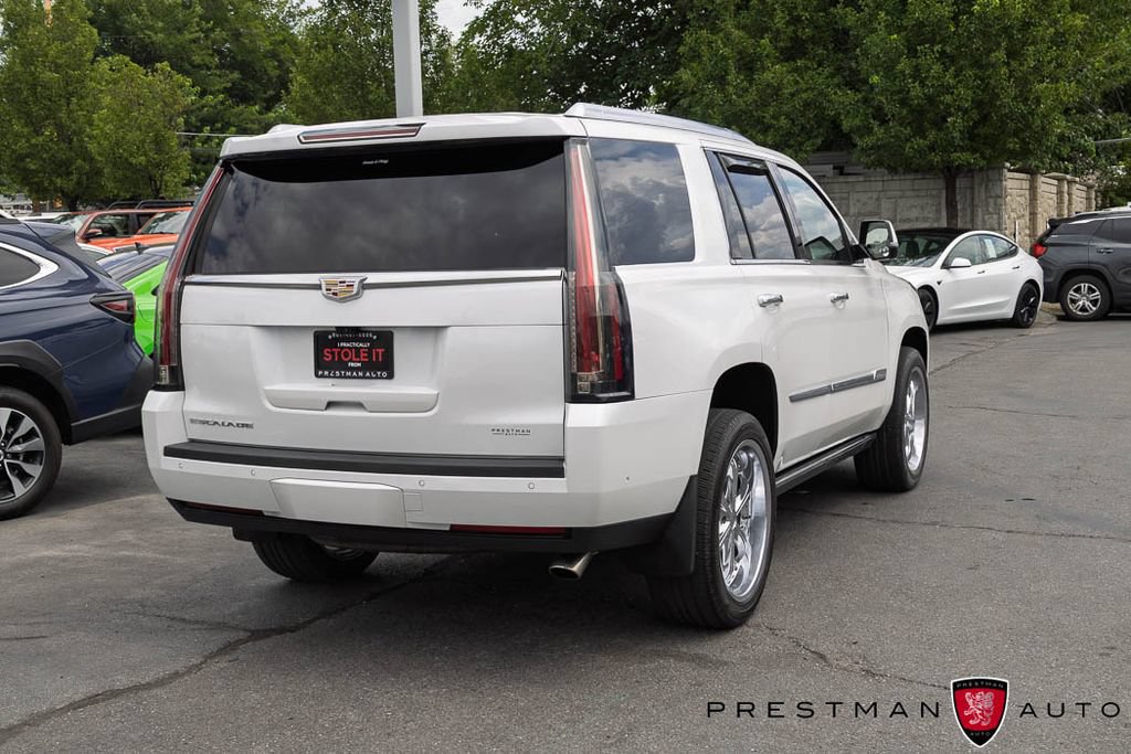 Used 2020 Cadillac Escalade Premium Luxury AWD/4WD image 23