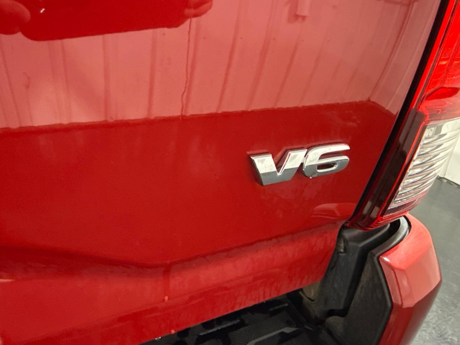 Used 2022 Toyota Tacoma SR AWD/4WD image 38