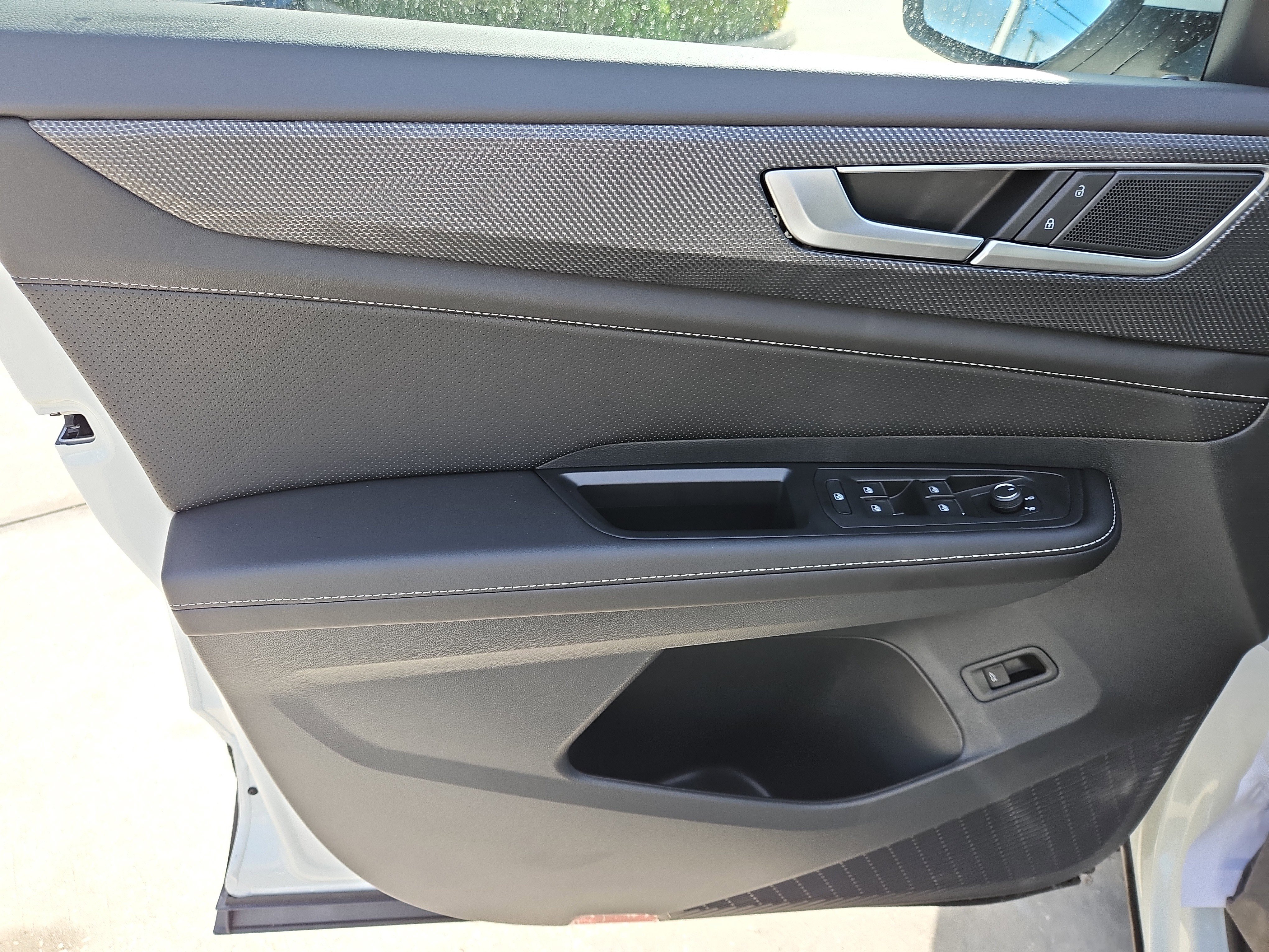 New 2026 Volkswagen Atlas Cross Sport SEL image 16