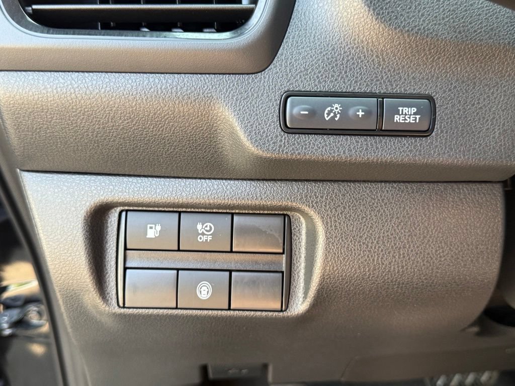 Certified 2025 Nissan Leaf S FWD image 17