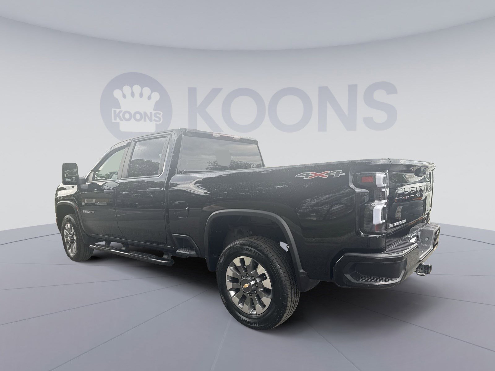 Used 2023 Chevrolet Silverado 2500 Custom w/ Custom Value Package AWD/4WD image 4