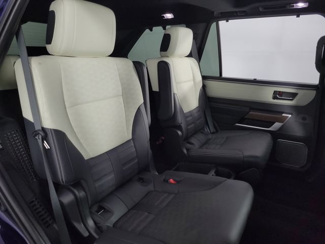 Used 2025 Toyota Sequoia Capstone AWD/4WD image 17