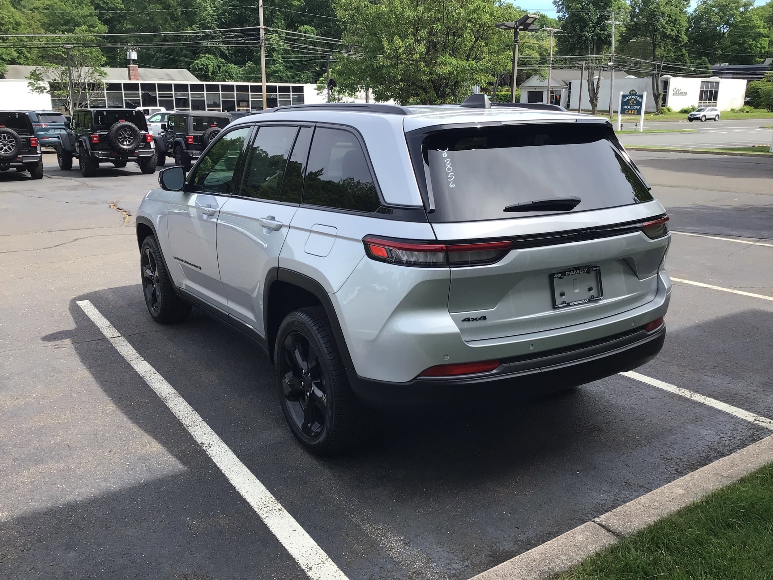 New 2026 Jeep Grand Cherokee Limited w/ Limited Altitude Package AWD/4WD image 5