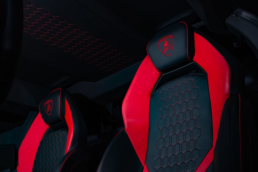 Used 2024 Lamborghini Revuelto AWD/4WD image 33