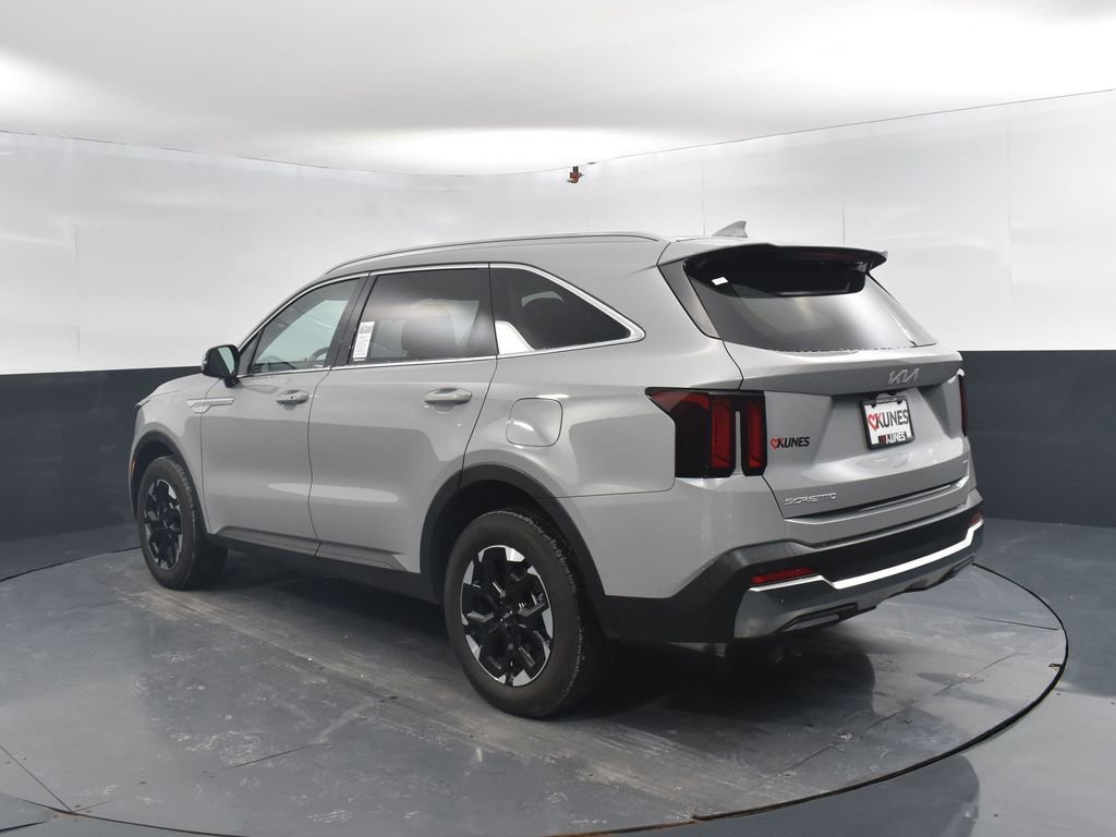 Used 2025 Kia Sorento S image 7