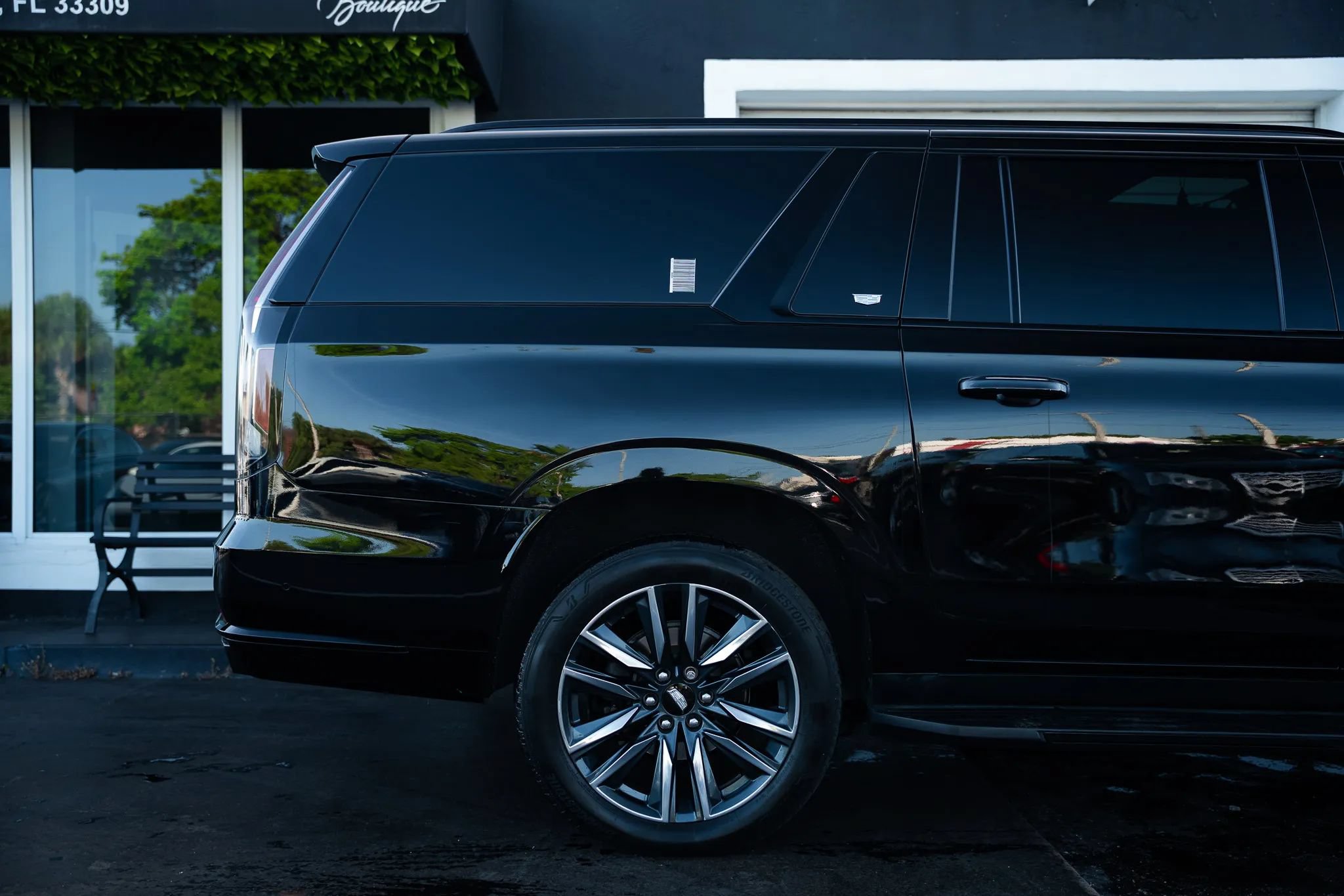 Used 2021 Cadillac Escalade ESV Sport AWD/4WD image 8
