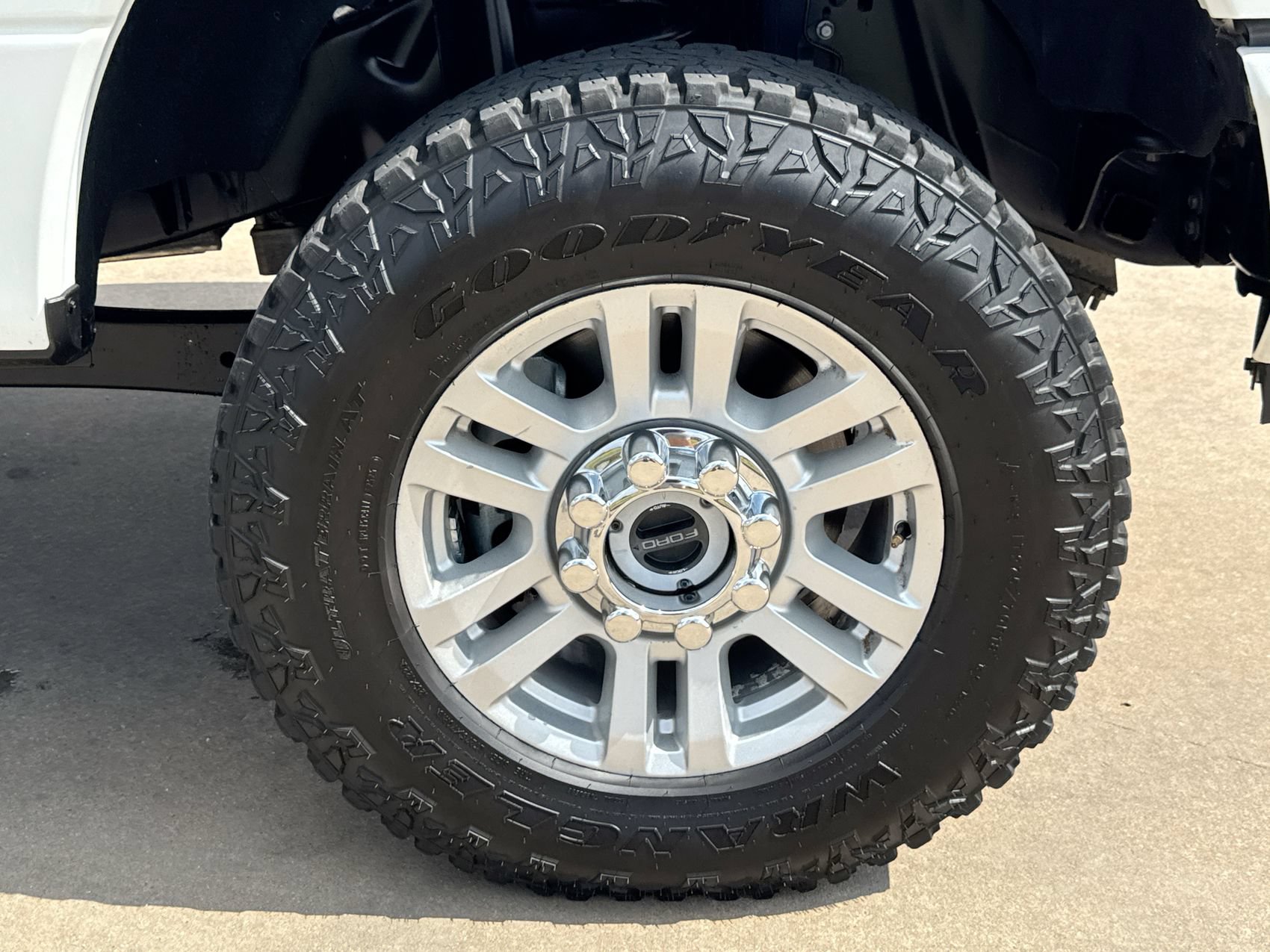 Used 2022 Ford F250 Platinum w/ FX4 Off-Road Package AWD/4WD image 10