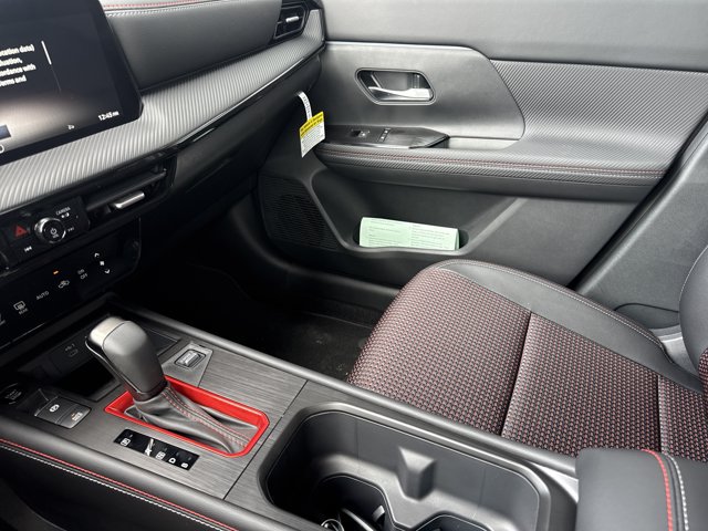 New 2026 Nissan Kicks SR FWD image 17