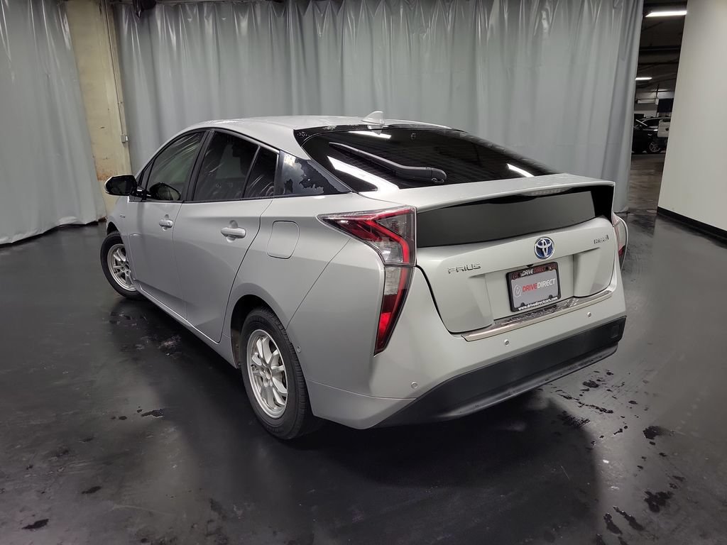 Used 2017 Toyota Prius Two w/ Prius Two Safety Plus Package FWD image 6