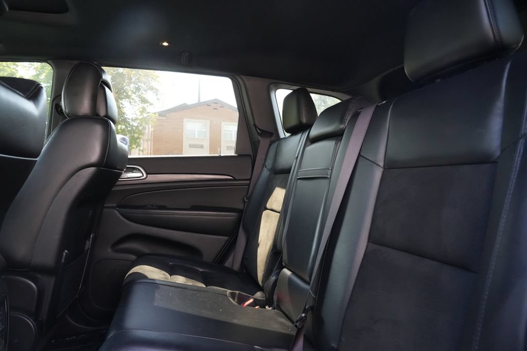 Used 2019 Jeep Grand Cherokee Altitude AWD/4WD image 14
