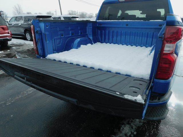 Used 2024 Chevrolet Silverado 1500 Custom w/ Turbomax Blackout Package image 12