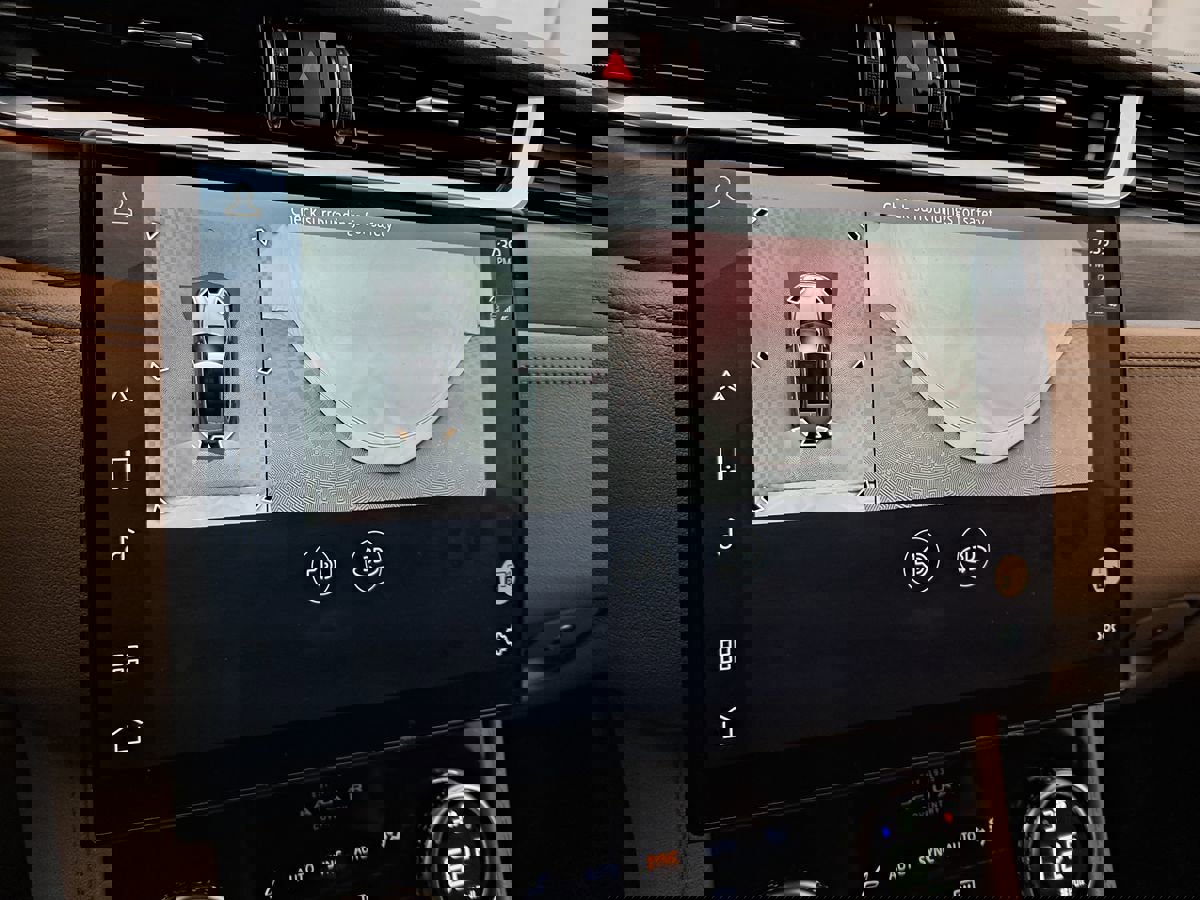 Used 2021 Jaguar F-PACE S image 23