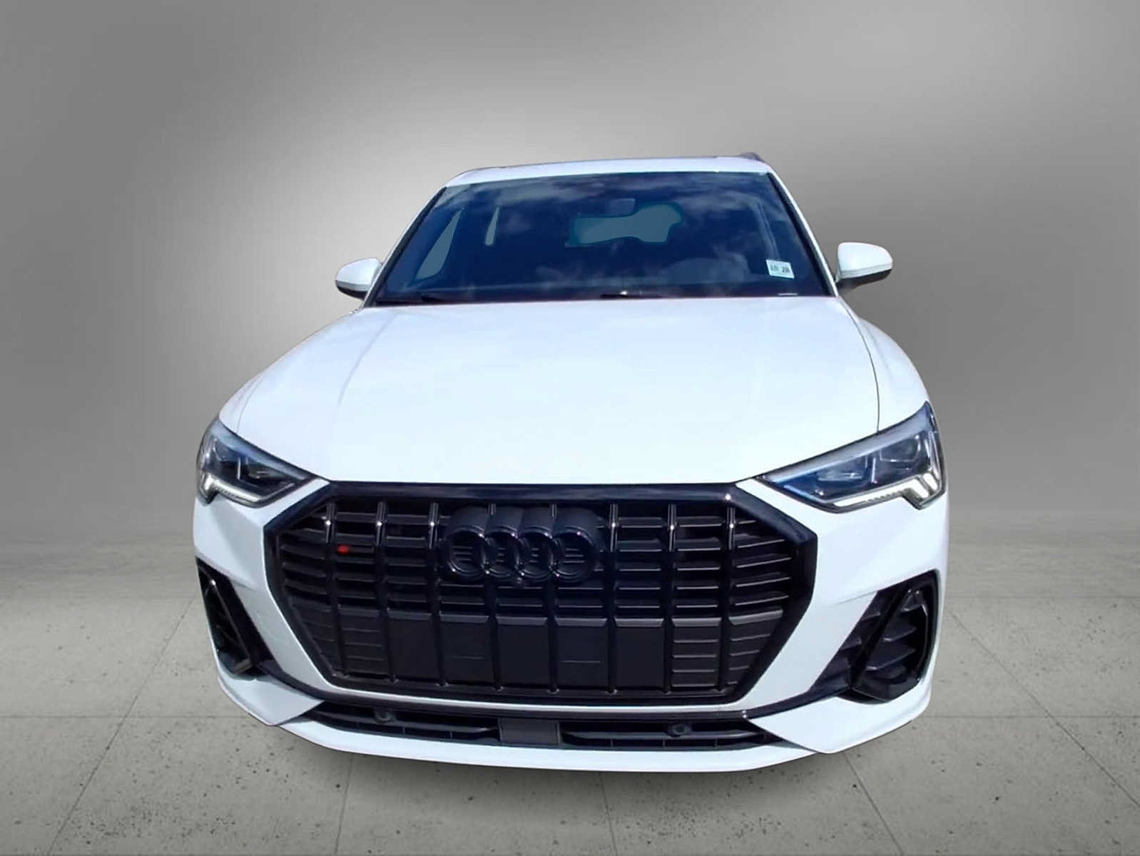 Used 2024 Audi Q3 2.0T Premium Plus w/ Premium Plus Package AWD/4WD image 3