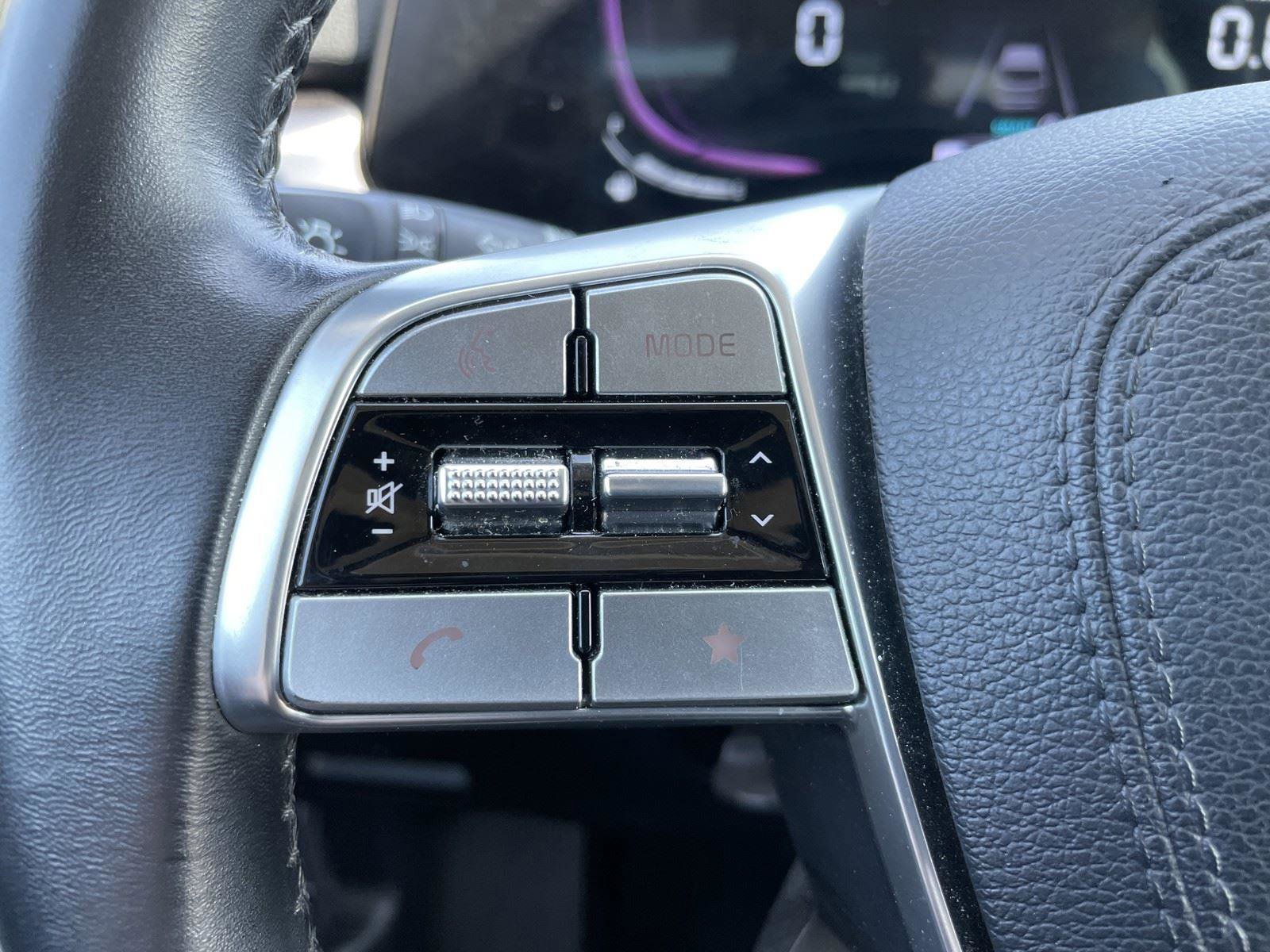 Used 2025 Kia Telluride S FWD image 17