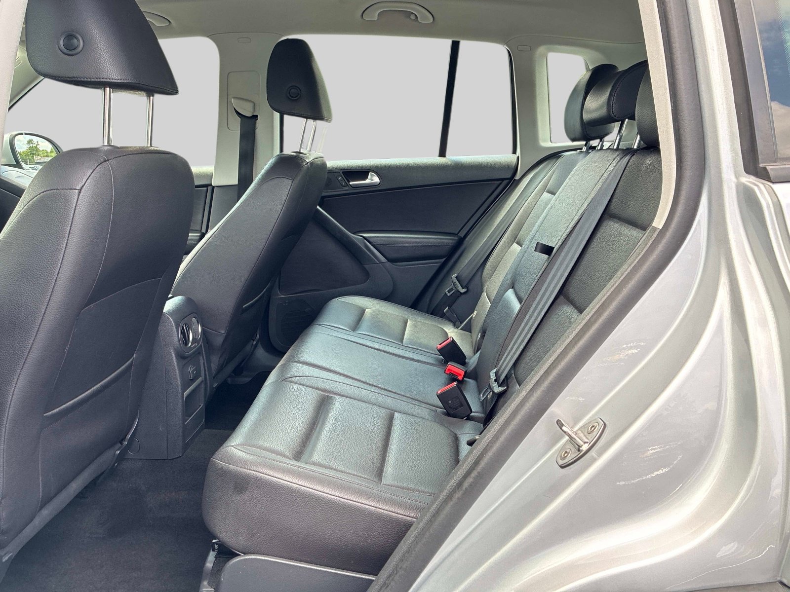 Used 2017 Volkswagen Tiguan S AWD/4WD image 16