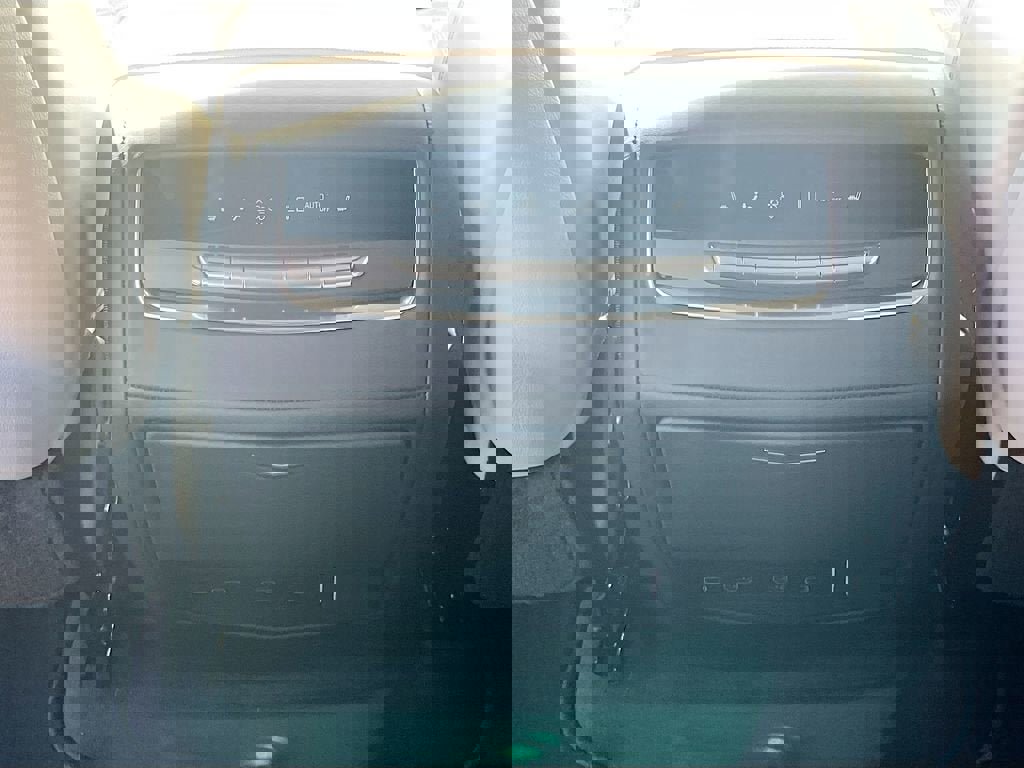 New 2026 Cadillac Escalade ESV Platinum Luxury image 32