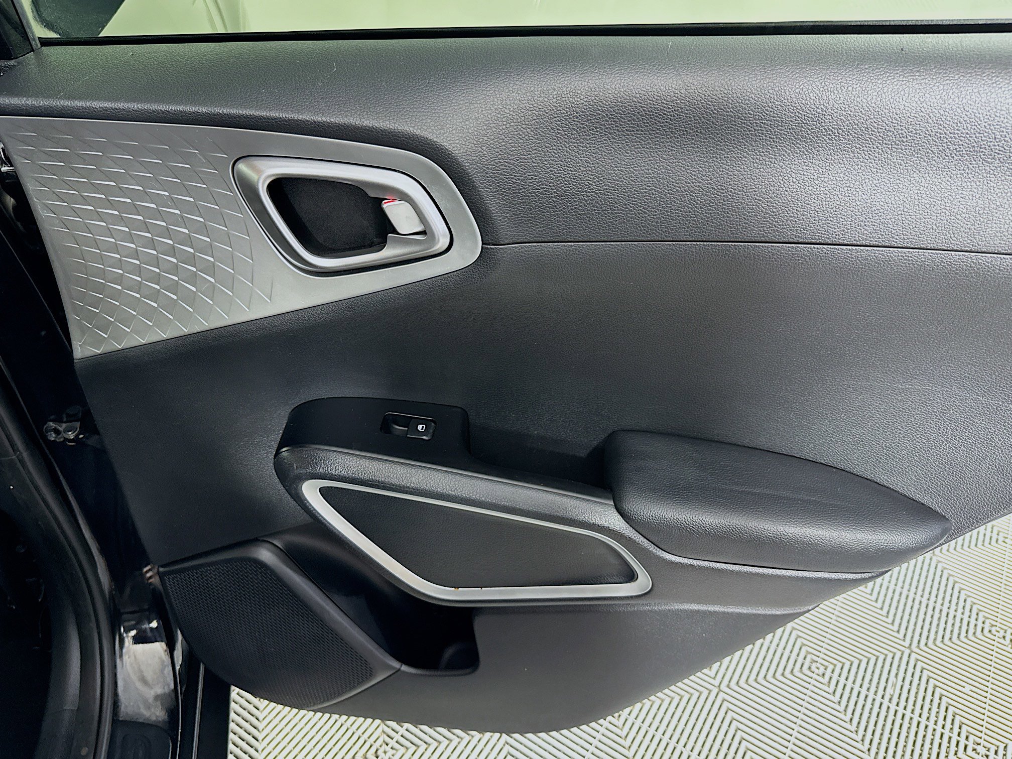 Used 2020 Kia Soul LX image 25