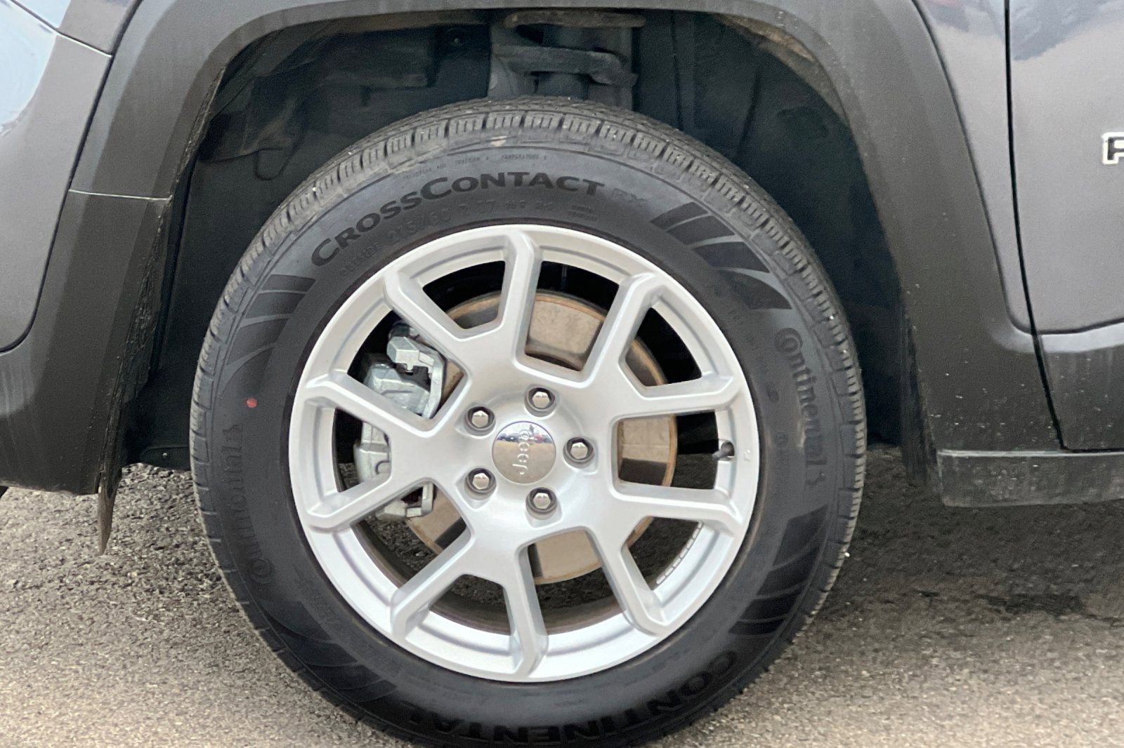 Used 2023 Jeep Renegade Latitude AWD/4WD image 28