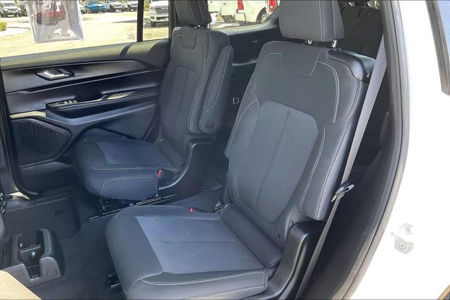 Used 2025 Jeep Grand Cherokee L Laredo w/ Luxury Tech Group I image 25