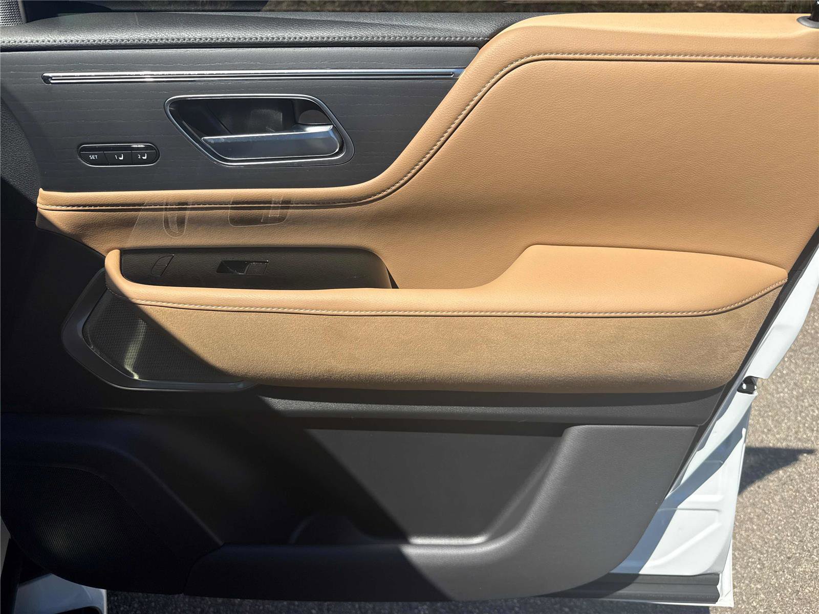 Certified 2025 INFINITI QX80 Sensory image 24