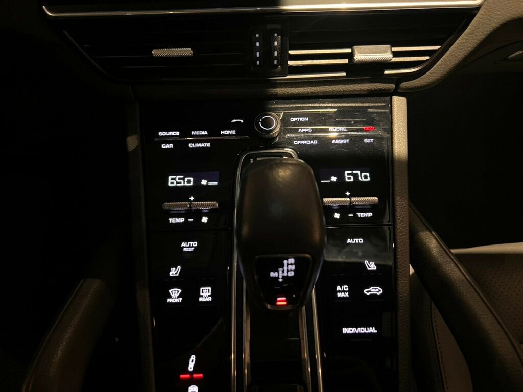 Used 2022 Porsche Cayenne E-Hybrid Coupe image 21