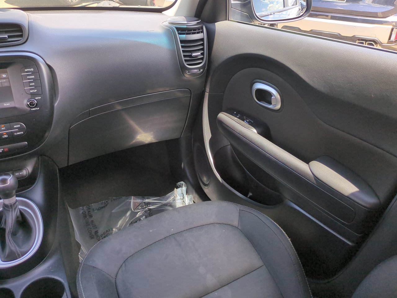 Used 2019 Kia Soul + FWD image 17