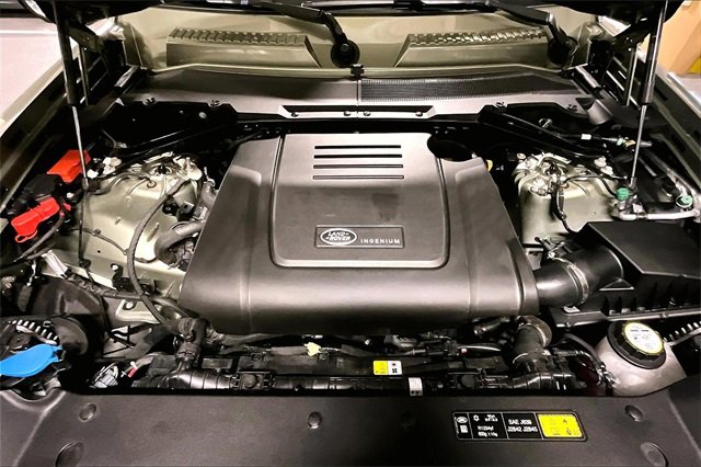 Used 2025 Land Rover Defender 110 S image 9