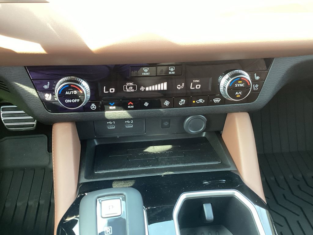 New 2025 Mitsubishi Outlander SEL image 23