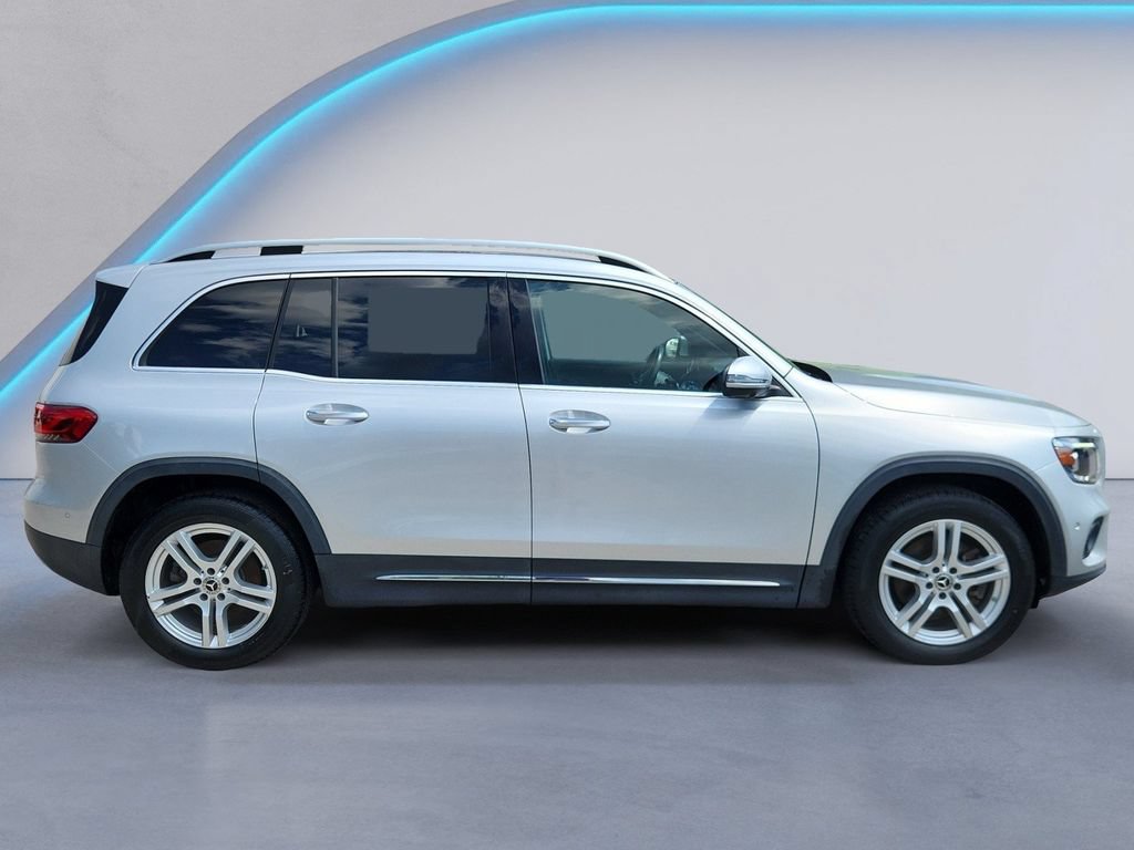 Used 2023 Mercedes-Benz GLB 250 4MATIC w/ Premium Package image 3