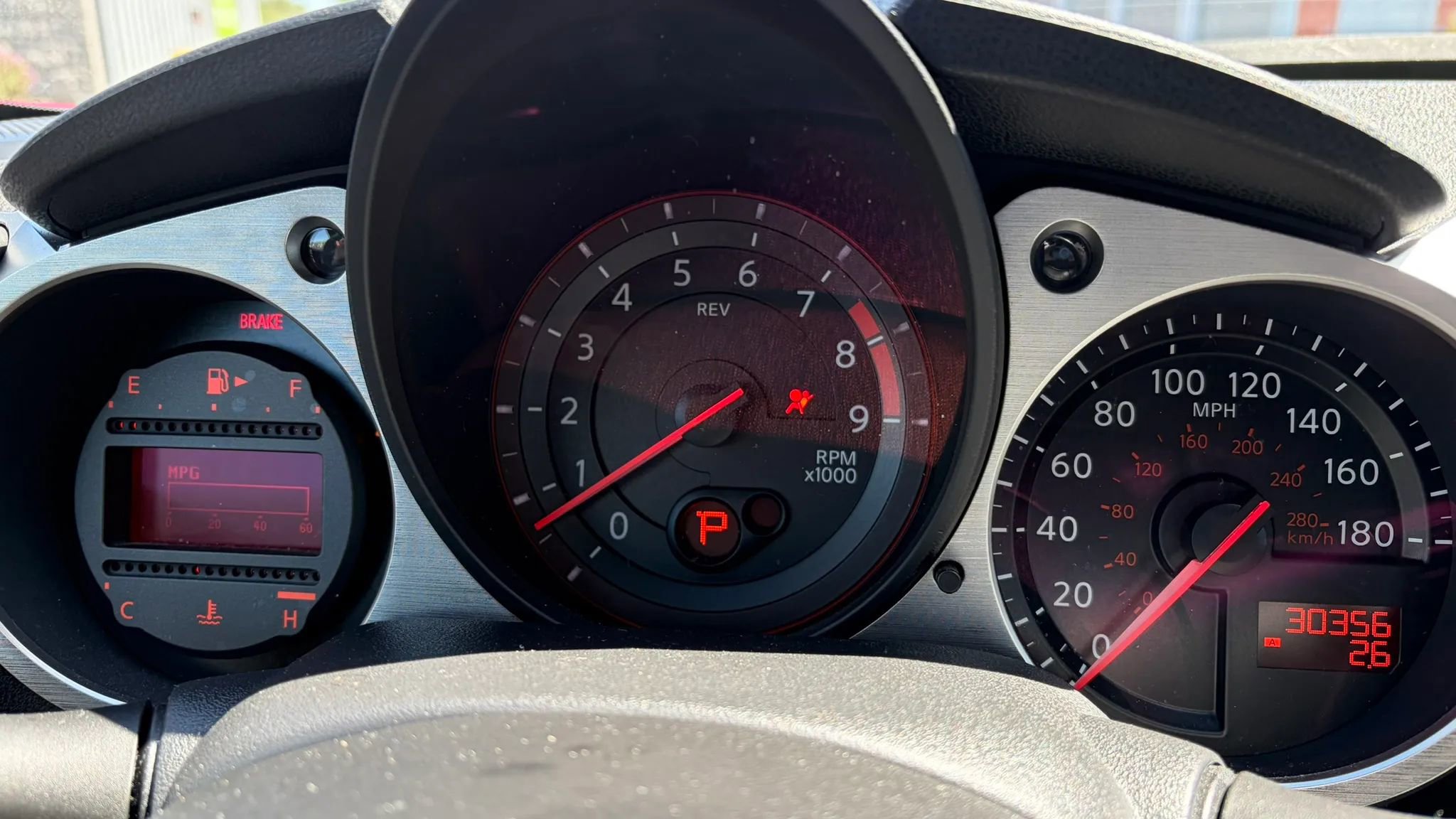 Used 2016 Nissan 370Z Coupe RWD image 9