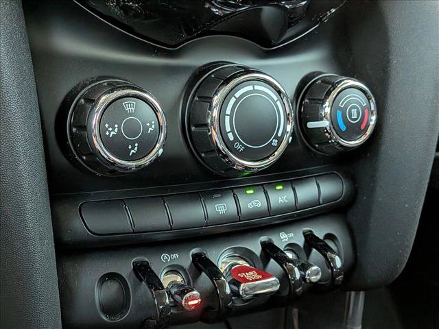 Used 2019 MINI Cooper 2-Door Hardtop image 8