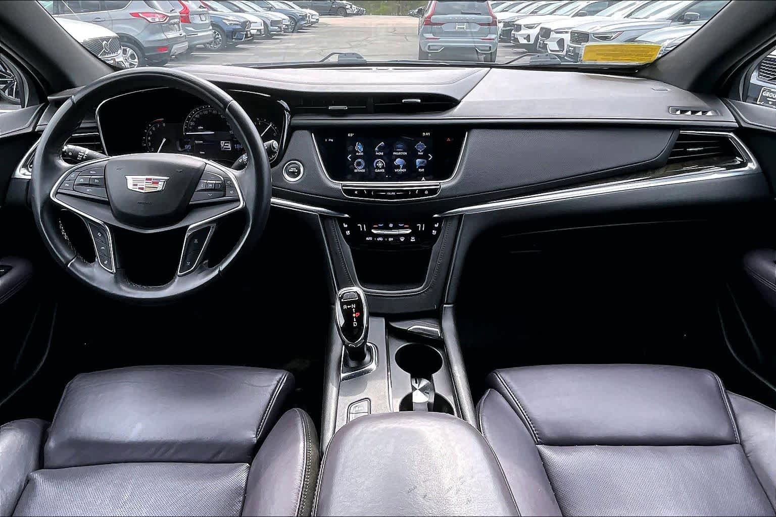 Used 2017 Cadillac XT5 Luxury w/ Driver Awareness Package AWD/4WD image 15