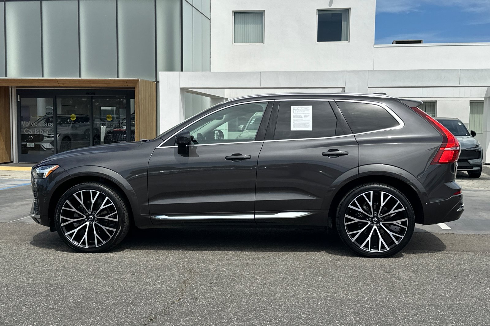 Certified 2023 Volvo XC60 B5 Ultimate AWD/4WD image 7